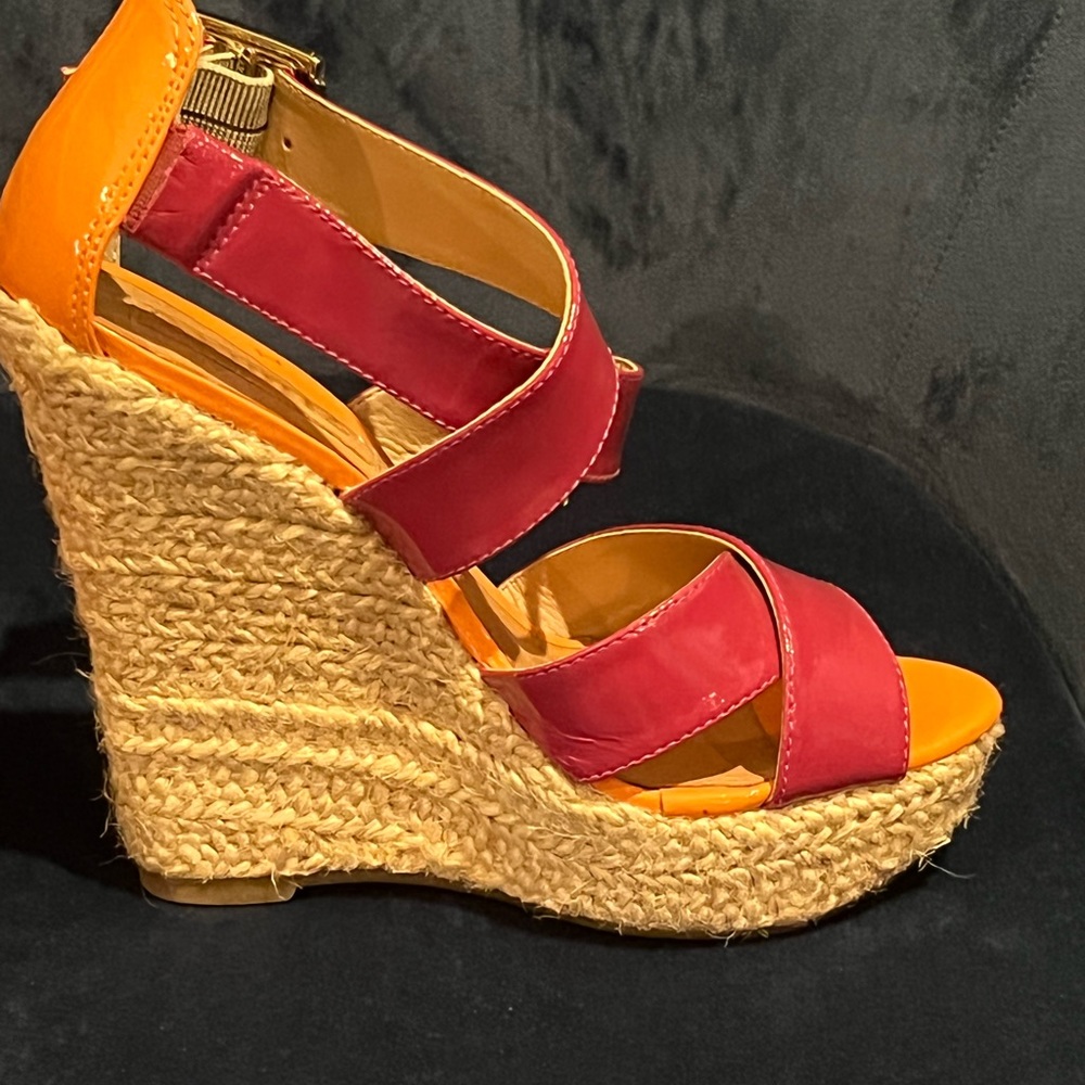 SCHUTZ patten hot pink patten leather wedges